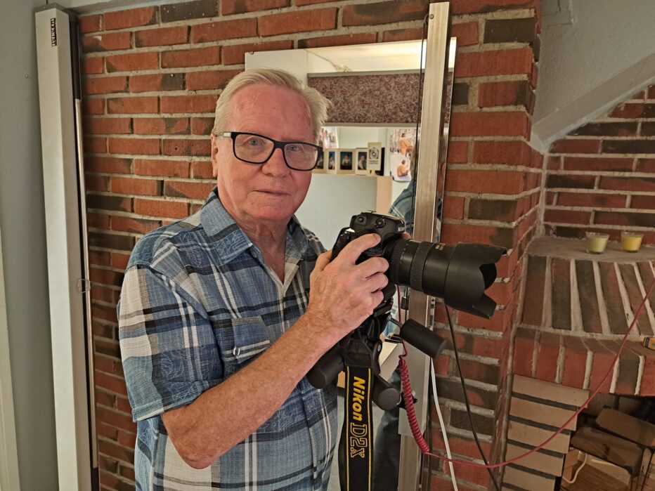 Seppo Lehtinen pyörittää valokuvausalan liikettä 80-vuotiaana